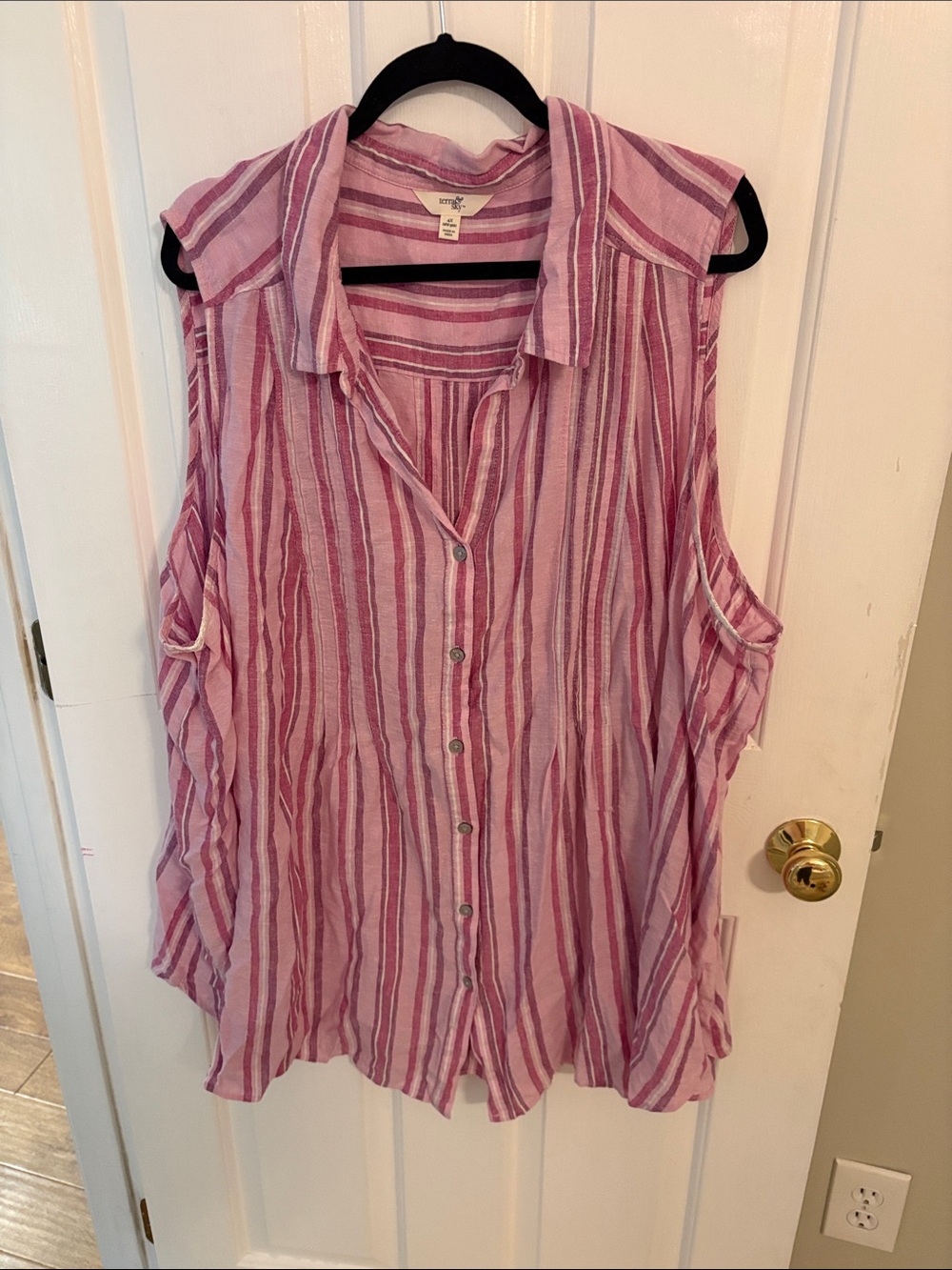Terra & Sky Pink Striped Sleeveless Button-Down Shirt